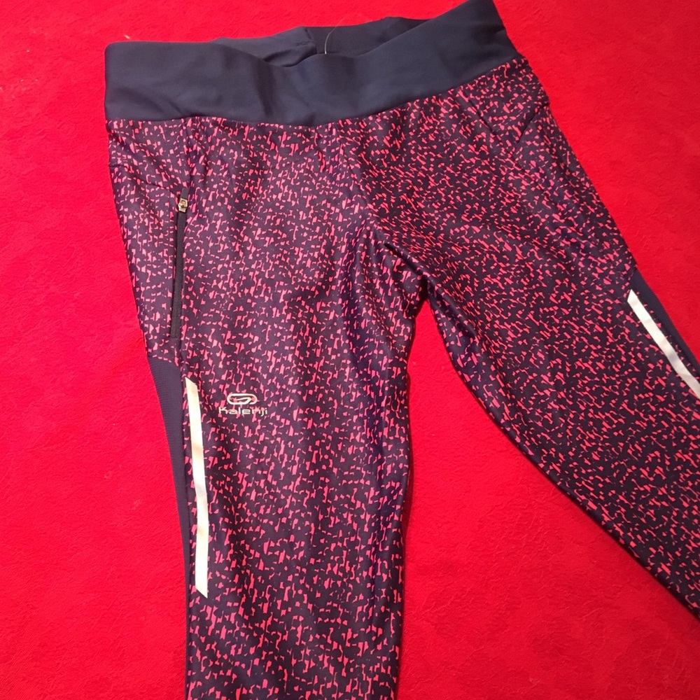 Workout pants size L never worn